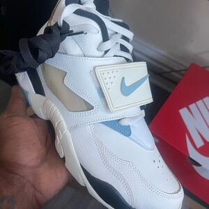 New Nike Air Diamond Turf “Must Be the Money” size 9